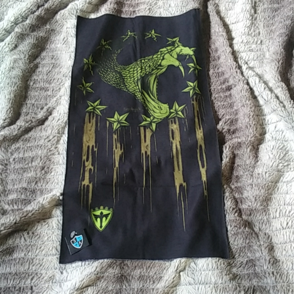 COPY - NWT!!! SA FISHING FACE SHIELD "SNAKE"